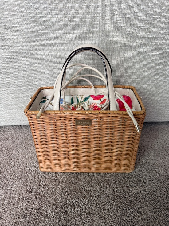 kate spade Handbags - Kate Spade NY Woven Wicker bucket satchel bag floral canvas drawstring liner